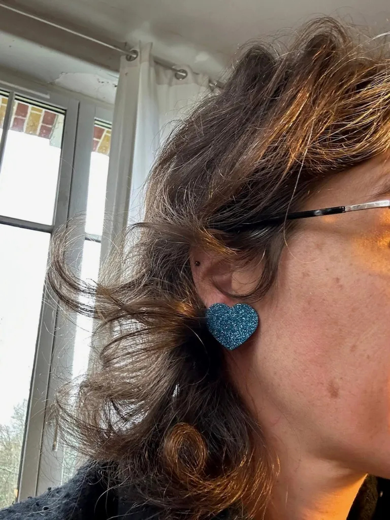 coeurs piquent oreilles.webp