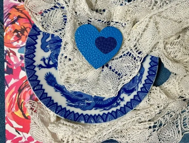 Broche cœur  bleu bleu